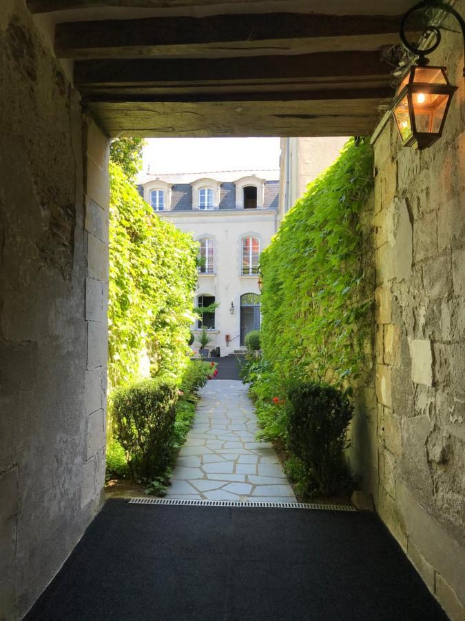 A Cote De La Place Du Pilori Angers Exterior photo